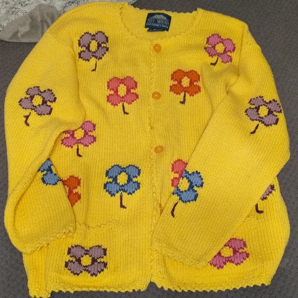 Vintage knit sweater with flowers